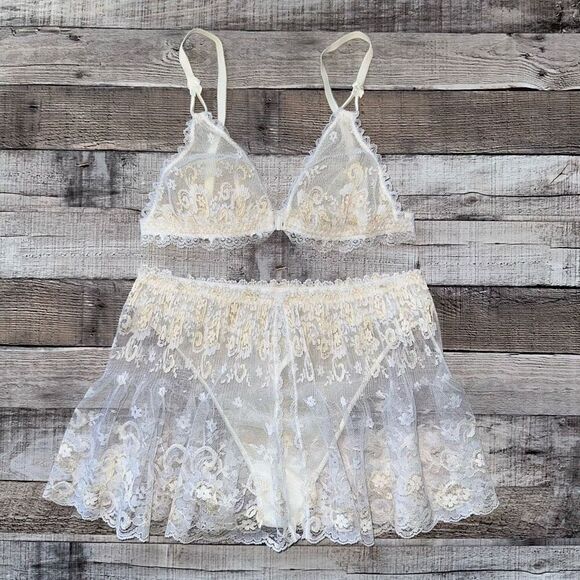 NWOT Vintage 90s Marilyn Monroe by Warner’s Sheer Lace Bralette Thong Skirt Set - Picture 1 of 10